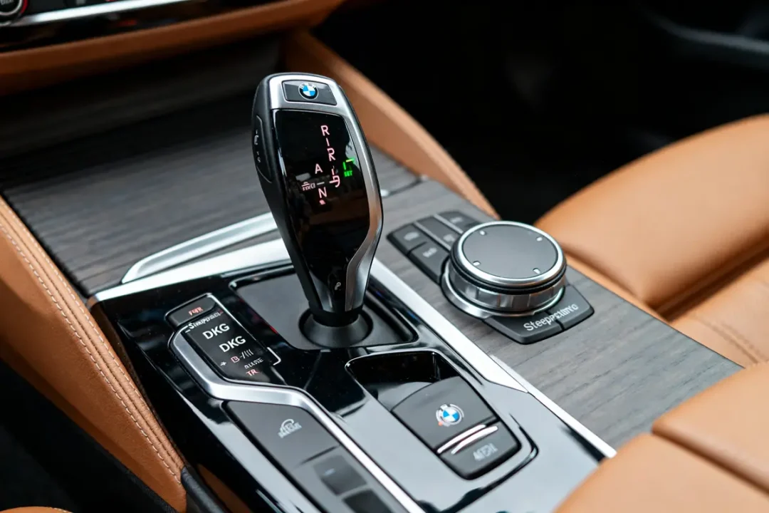 Levier de vitesse moderne dans une BMW avec boite automatique design élégant